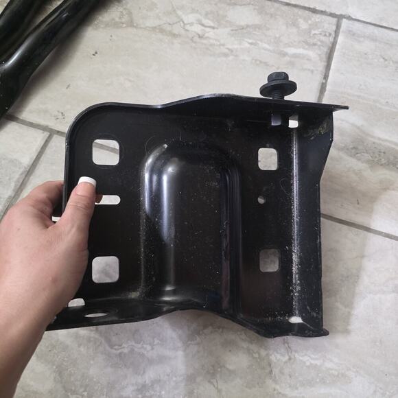2020-2023 Chevrolet Silverado 2500 3500 Front Left Bumper Bar Bracket - Picture 4 of 12